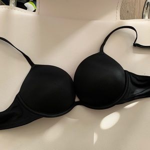 Victoria Secret wear Everywhere Push-up Bra 32C